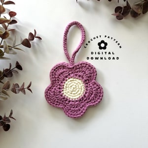Gehaakte tashanger met kleine bloem | Haakpatroon | Bloembedels | PDF-patroon | Tashangers | Tasaccessoires