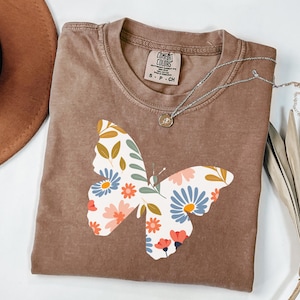 Komfort Farben Blumen Schmetterling Shirt, Blumen Schmetterling Shirt, Cottagecore Shirt, Schmetterling Liebhaber Shirt, Schmetterling Tshirt, Natur Shirt