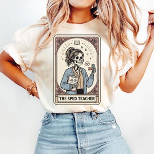 Camiseta de profesor de Tarot, camiseta de profesor de Tarot, camiseta de profesor de Tarot con esqueleto, camiseta vintage de profesor de Tarot con esqueleto, camiseta vintage de profesor de Tarot imagen 2