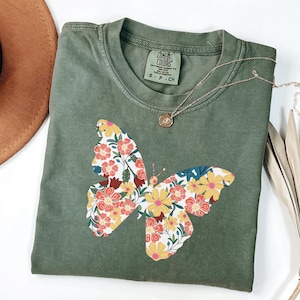 Komfort Farben Blumen Schmetterling Shirt, Blumen Schmetterling Shirt, Cottagecore Shirt, Schmetterling Liebhaber Shirt, Schmetterling Tshirt, Natur Shirt