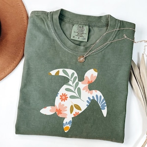 Comfort Colors Floral Sea Turtle Shirt, Sea Turtle Shirt, Cute Sea Turtle Shirt, Floral Turtle Shirt, Summer Beach Shirt, Ocean Shirt
