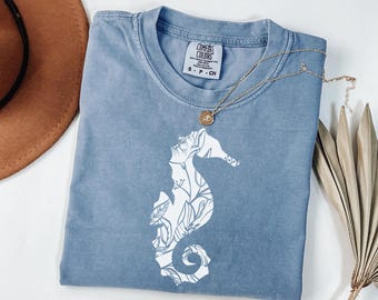Floral Seahorse Tee, Ocean Animal Shirt, Marine Wildlife T-Shirt, Beach Top, Summer Vacation Shirt, Seahorse Flowers Shirt, Sea Fauna Tee