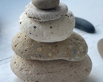 5 Medium Stacking pebbles