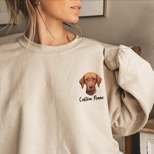 Vizsla Custom Sweatshirt dog mom Personalized gift for Dog Lover Sweater for dog mom Christmas Gift for dog mom sweatshirt Vizsla lover