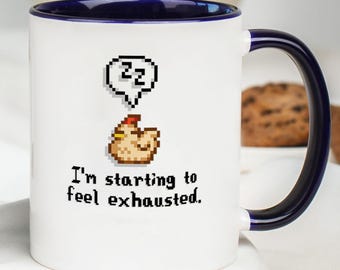 Caneca Stardew Valley Chicken: Caneca de Café Always Tired Gamer