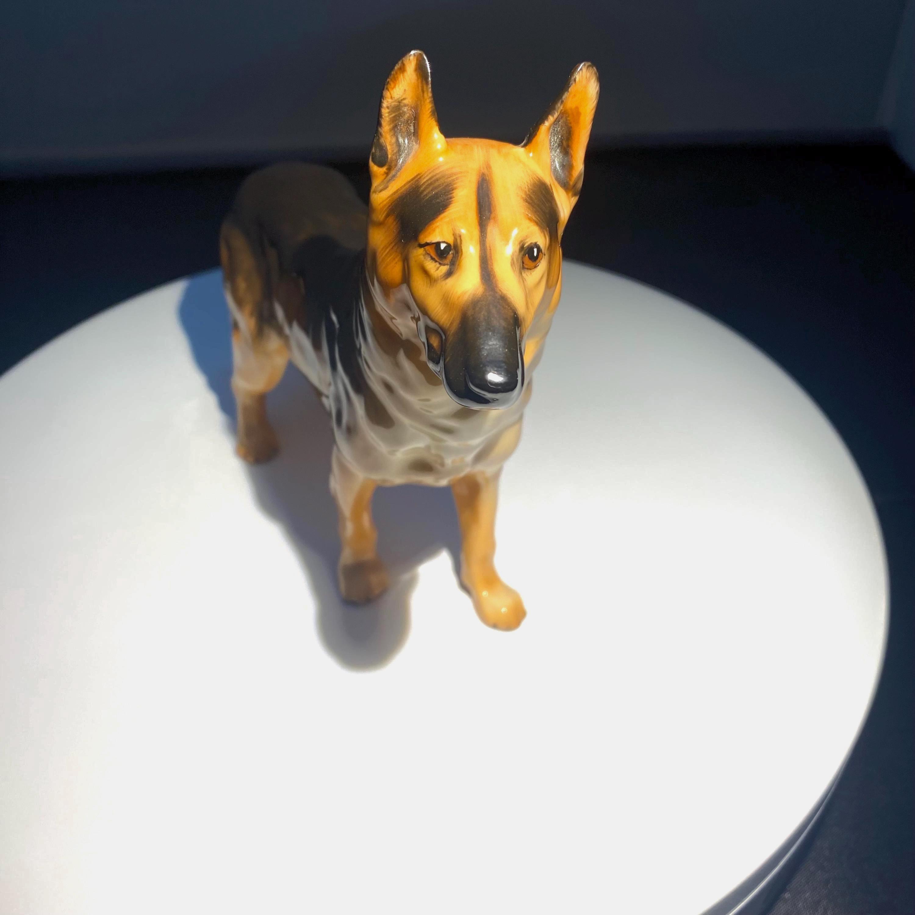 ロイヤルドルトン シェパード 陶器 犬 A4954 英国ロイヤルドルトン