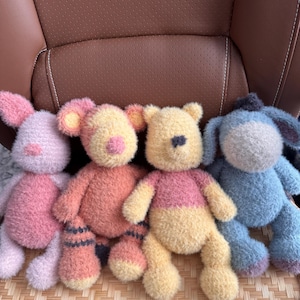 Peluche crochetée et duveteuse inspirée de Winnie l'Ourson, Tigrou, Bourriquet et Porcinet, faite à la main avec des billes lestées