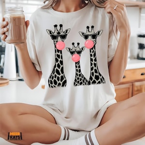 Cool Giraffe Family PNG – Funny Bubble Gum Animals with Sunglasses Sublimation Design