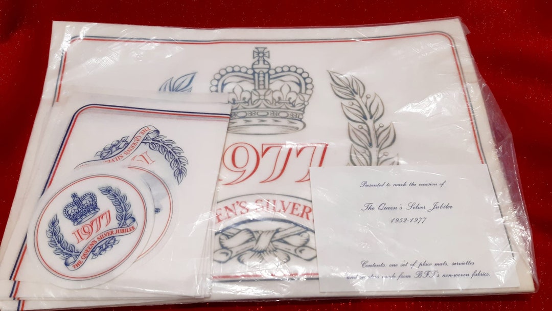Rare Find Silver Jubilee Full Set of Placemats, Serviettes and Coasters