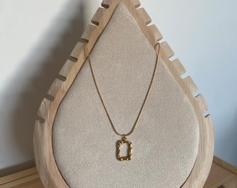 Gold rectangle pendant chain necklace