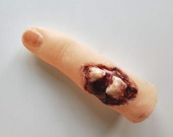 Silicone Finger, bloody, broken bone, wearable! SFX Prop, Cosplay Accessory