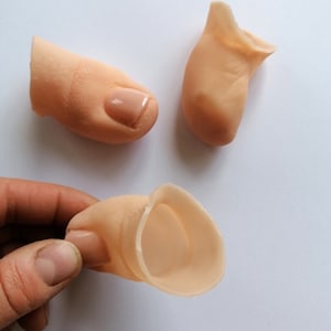 SU MISURA! .Alluce in silicone realistico fatto a mano. Puoi ordinare un alluce indossabile, di un colore diverso o altri desideri specifici. NON di grado medico!