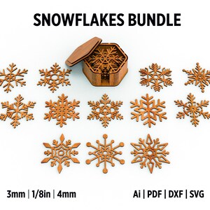 以下が含まれることがあります： さまざまなスタイルのレーザーカットされた雪の結晶のデザインが12個入ったセットです。雪の結晶は木でできており、厚さは3mm、1/8インチ、4mmです。デザインはAI、PDF、DXF、SVG形式で入手できます。