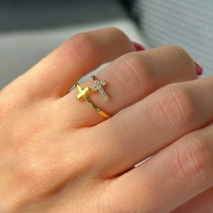 Wasserdichter Minimalistischer Ring 14k Gold Vermeil Ring Weißer Zirkonia Ring Schichtring Stapelring Zierlicher Kreuzring Bild 6