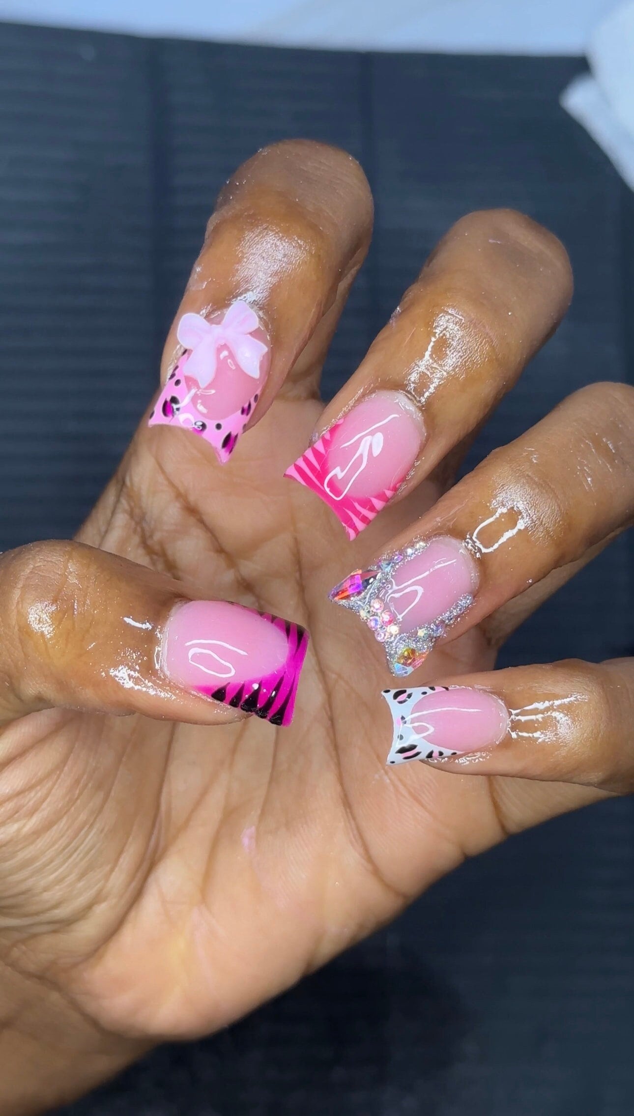 Duck Nails / Kaws nail art tutorial ( duck nail tips, Kaws charms, etc) 