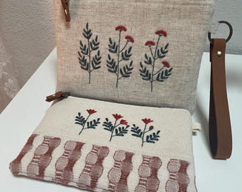 Borsa con fiori ricamati a mano: set di borsa da polso e borsa con cerniera in canapa