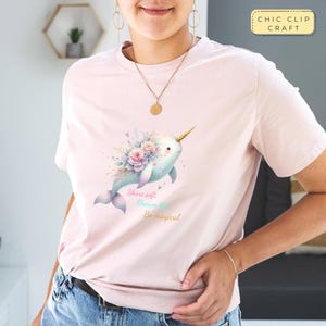 Skurril Floral Narwhal PNG mit Inspiration Zitat, Niedlich Unterwasser Clipart für Scrapbooking, DIY Handwerk und Inspirational Design