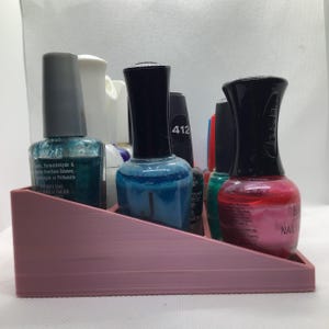 ローズゴールド 3段ネイルポリッシュオーガナイザーディスプレイ（最大15本収納可能）｜ネイルポリッシュやエッセンシャルオイル用階段棚｜3Dプリントキャディ