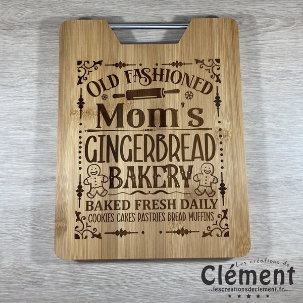 Planche apéro 25x32.5cm en bambou avec gravure laser. Mom's Gingerbread Bakery.