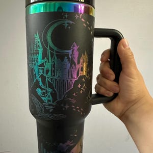 Tumbler Wizard Potter inciso da 40 oz NERO / Iridescente
