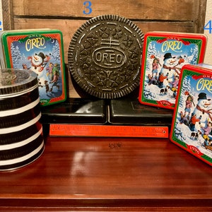 Variété de boîtes de conserve vintage Oreos de collection. Choisissez votre préférée !