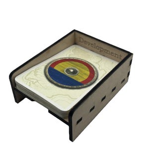 Siedler von Catan Entwicklung Kartenhalter | Digitaler Download | Organisiertes Brettspiel-Zubehör | SVG AI DXF Lightburn | Laser Cutter Gravur