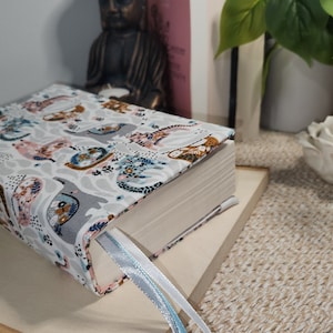 Book cover, adjustable book cover, book protector, LAMA DRAMA, cotton, gift idea, integrated bookmark