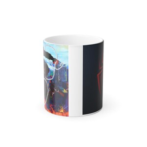 Taza de color cambiante Spider Neon City / Arte de Spider-Man revelado por calor imagen 6