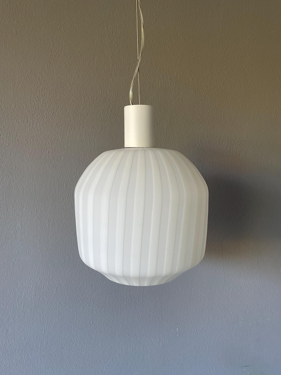 Lampadario in Filigrana bianca - realizzata a mano