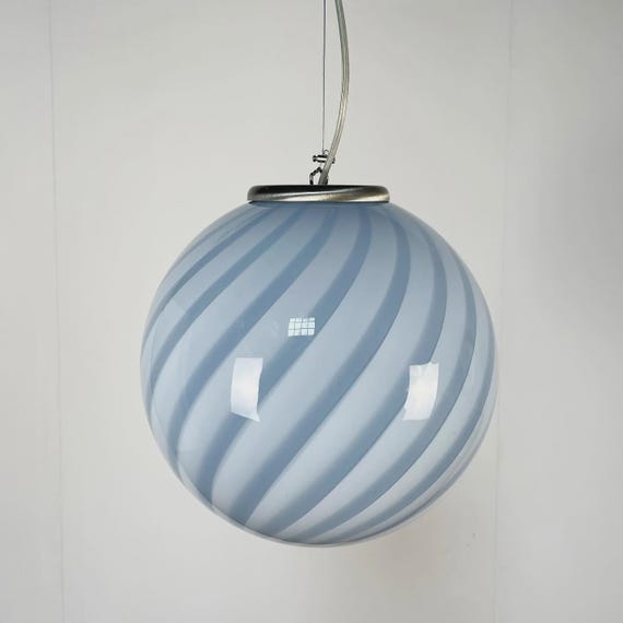 Lampada da soffitto CLOUD BLUE MURANO D 30 con vetro rigadin a spirale, montatura dorata