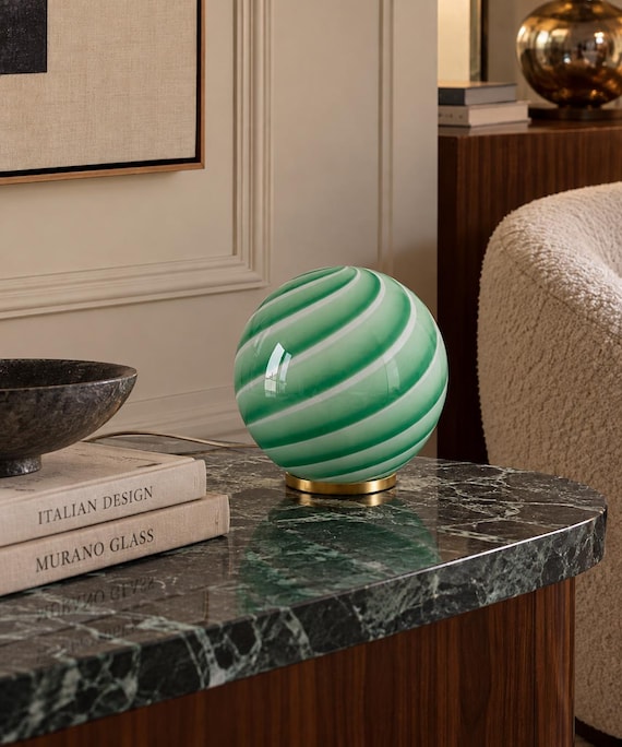 Lampada in filigrana verde in vetro di Murano verde - realizzata a mano dai maestri vetrai di Murano D20 cm