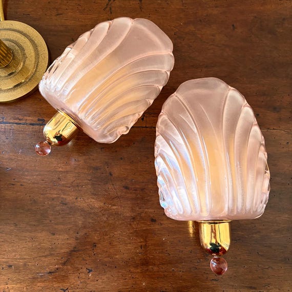Coppia di lampade da muro, prodotte da Murano due. Conchiglie in Vetro di Murano: Eleganza Naturale per i Tuoi Ambienti