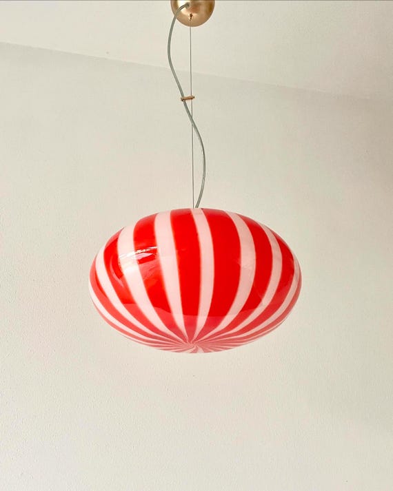 Lampada da soffitto FILIGRANA MURANO STRIPES rossa D33 ovale - realizzata a mano dai maestri vetrai di Murano - montatura oro