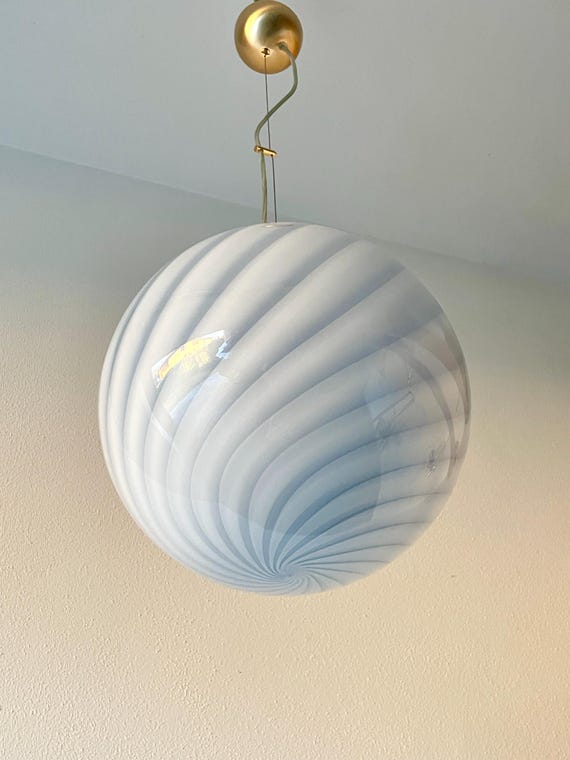 Lampada da soffitto CLOUD BLUE MURANO D 30 con vetro rigadin a spirale, montatura dorata