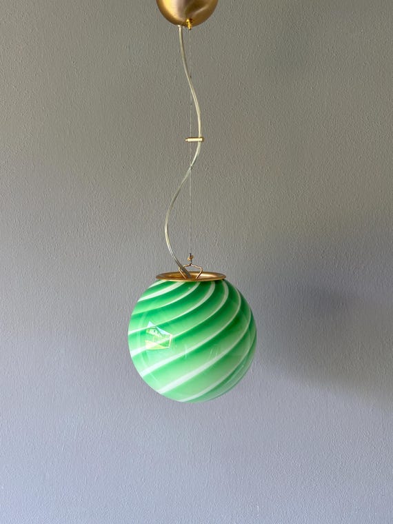 Lampada a righe in filigrana verde in vetro di Murano verde - realizzata a mano dai maestri vetrai di Murano D20 cm
