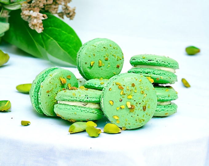 25 Pack Pistachios French Macarons