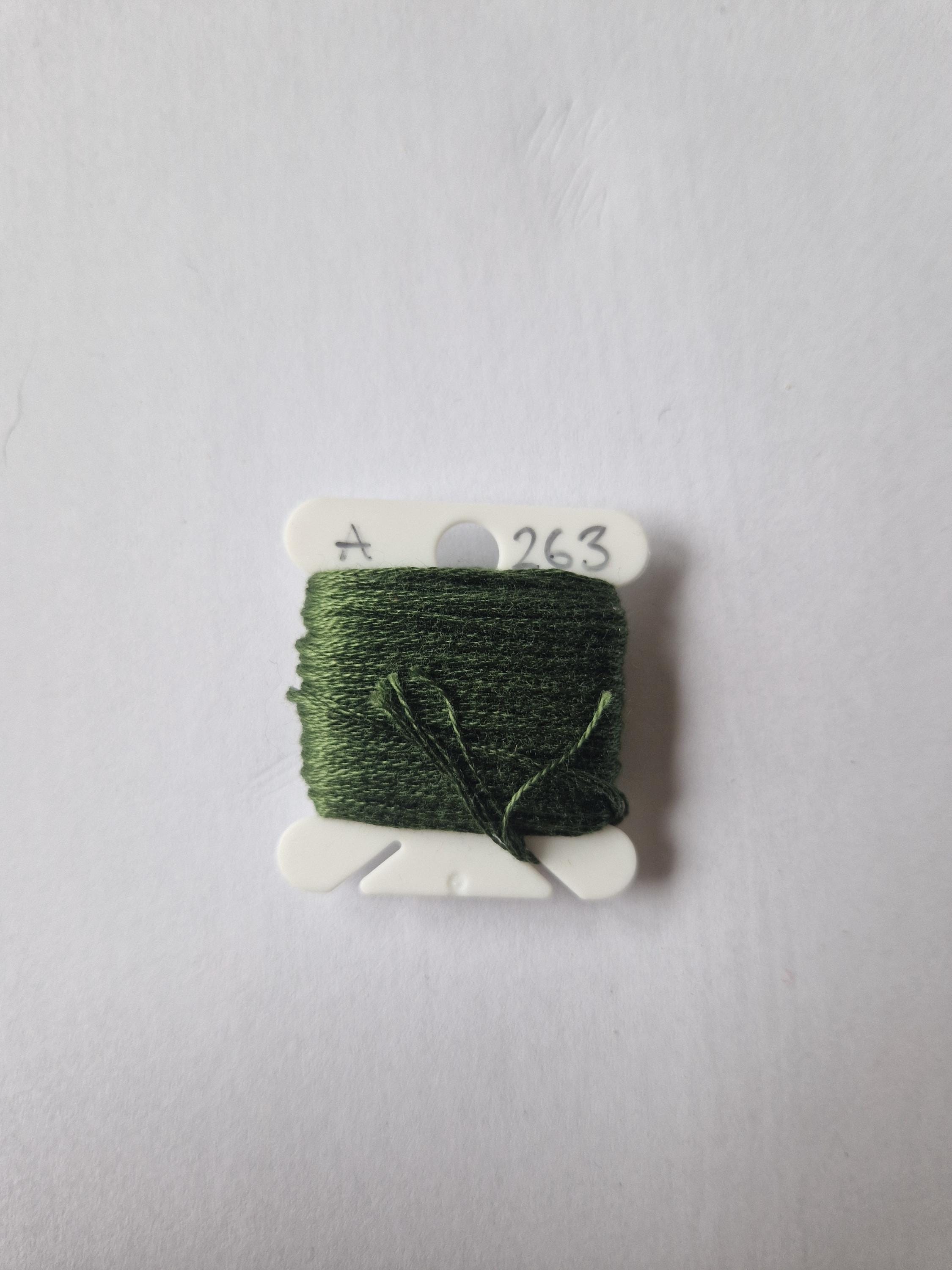 25 x Anker Gestrand Katoen Kruissteek Hand Borduurgaren Floss Strengen - Wit