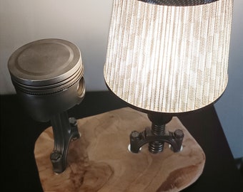 lampe mécanique, piston déstructuré / bois