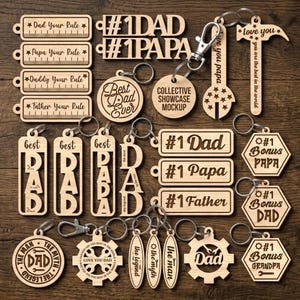 Op de afbeelding: Een verzameling houten sleutelhangers met diverse ontwerpen en teksten, waaronder "#1 Dad", "Best Dad Ever" en sleutelhangers in de vorm van een liniaal. De sleutelhangers zijn gemaakt van lichtgekleurd hout en hebben metalen ringen.