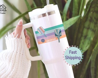 Vaso de Pickleball Retro Personalizado con Asa, Botella de Agua de Pickleball de 40 oz, Idea de Regalo Retro Personalizada para Jugadores de Pickleball, Taza con Nombre