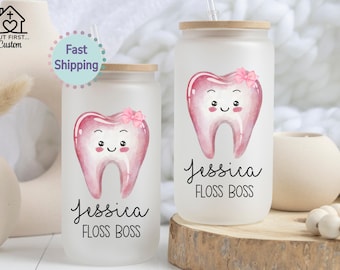 Regalo personalizado de dentista para higienista dental. Idea de regalo de taza de café helado para asistente dental. Idea de regalo de graduación dental para higienista.
