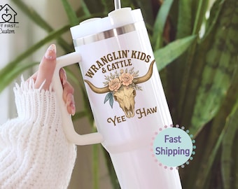 Regalo personalizado de vaquera, vaso de 40 oz con asa, diseño bohemio de vaquera, estilo western, con nombre, ideal para ganado.