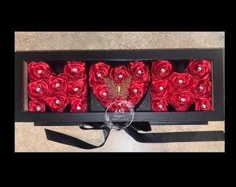 MOM box of eternal rose bouquet, forever flower bouquet, eternal roses, roses, flowers, satin ribbon, Rosas eternas, Flores eternas.