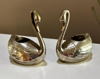 Vintage Silverpläterade Svanljusstakar – Elegant Par – Hollywood Regency – Cottagecore – Romantisk Heminredning