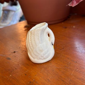 Vintage Swan Toothpick Holder – Elegant Collectible Table Accessory