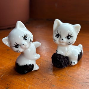 Set of 2 Vintage White Eyelash Kitty Cat Figurines – One with Black Pom Pom, 3 Inch Ceramic Kittens