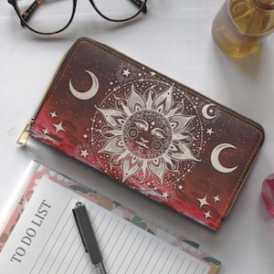 Cartera de bruja con mandala solar, monedero oculto con sol místico, cartera con cremallera de brujería, bolsa de cuero vegano con ranuras para tarjetas, regalo para amantes del tarot.