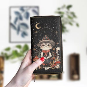 Monedero con cremallera con diseño de gato de Cottagecore, monedero vintage con diseño floral de felino, estuche de cuero vegano, regalo para mamá gata, arte de bosque de fantasía con hongos