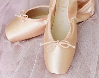 Vintage Capezio Nicolini Pointe Shoes