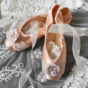 Vintage Nicolini Pointe Toe Shoes | Elegant Ballet Slippers with Flowers & Lace | Shabby Chic Ballerina Gift,  Antiques Shop/Home Decor